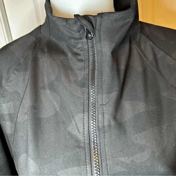 Yogalicious Camo Black Yoga Jacket - Picture 3 of 11